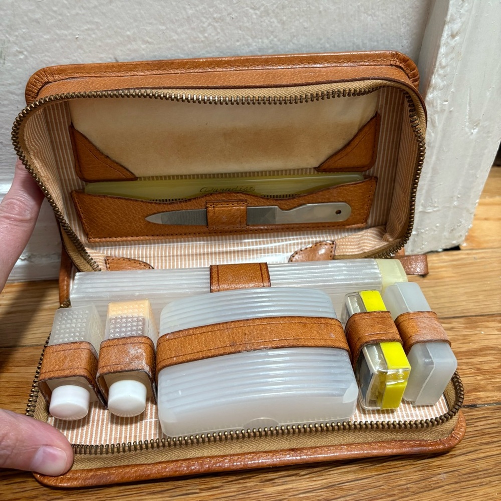 Vintage Leather Travel Grooming Kit